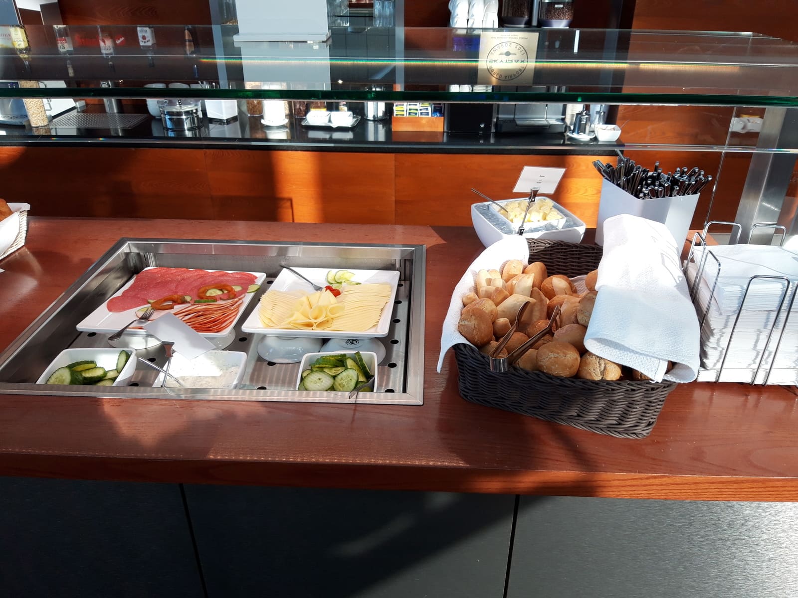 Hamburg Airport Lounge Frühstücksbuffet
