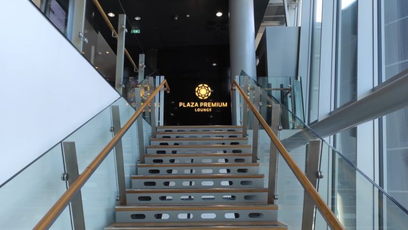 Plaza Premium Lounge Helsinki Treppe