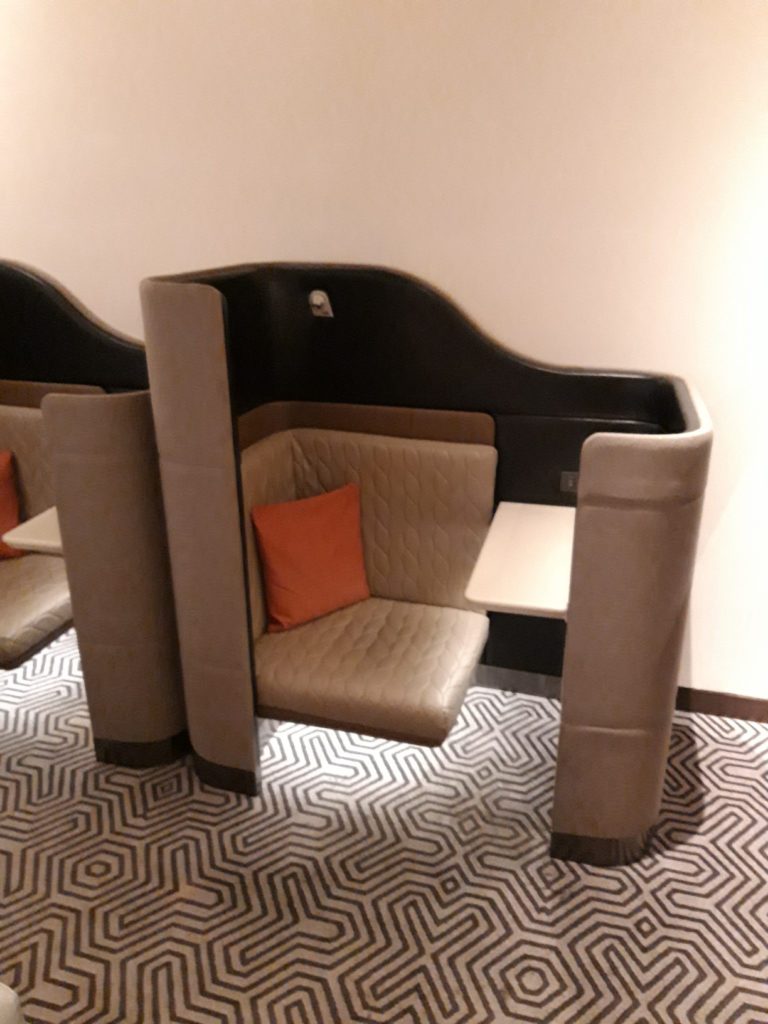 Krisflyer Lounge Bangkok, Arbeitsplatz