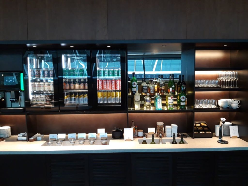 Cathay Pacific Lounge Shanghai Buffet