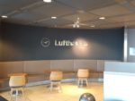 Lufthansa Senator Lounge Hamburg Speisebereich