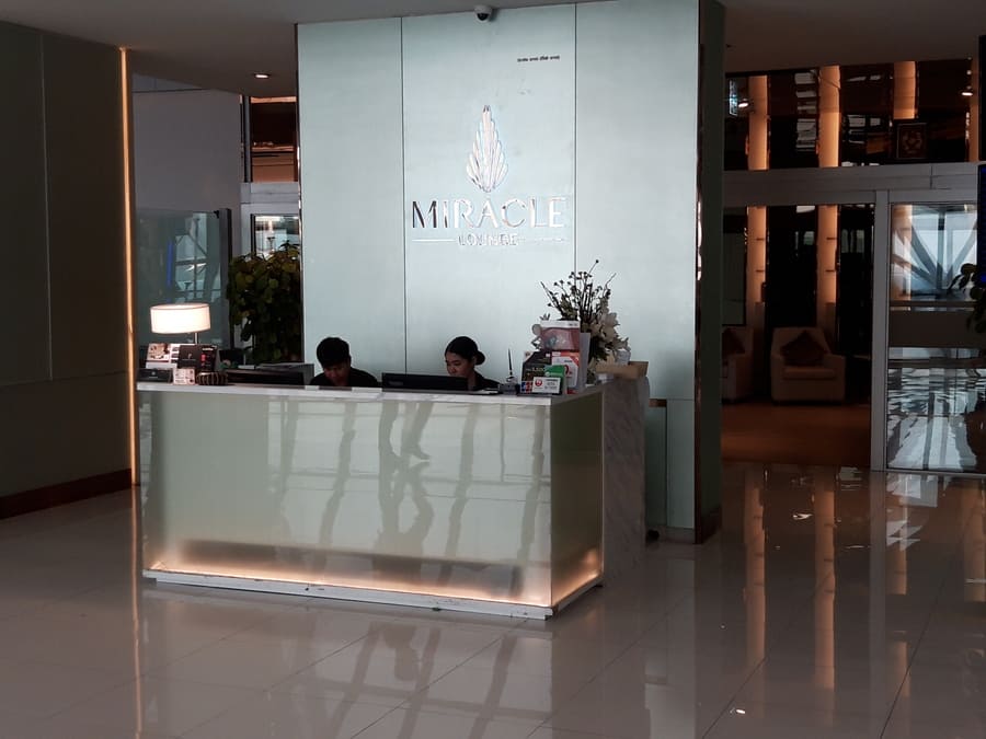Miracle First Class Lounge Bangkok Eingang