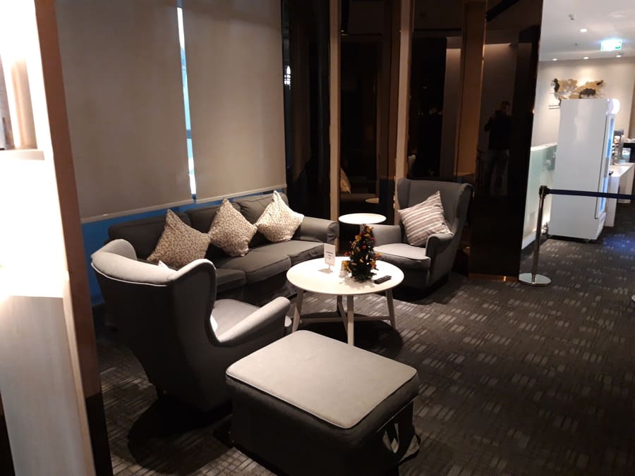 Miracle First Class Lounge Bangkok Sitzgruppe