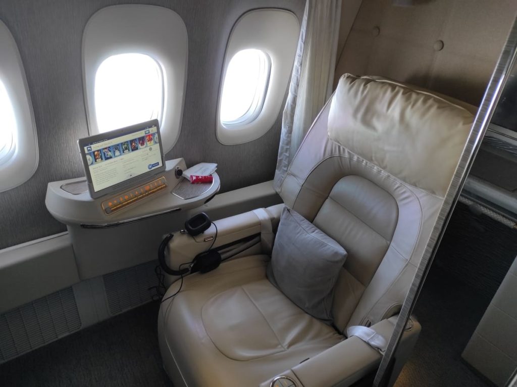 Emirates First Class Gamechanger Sitz