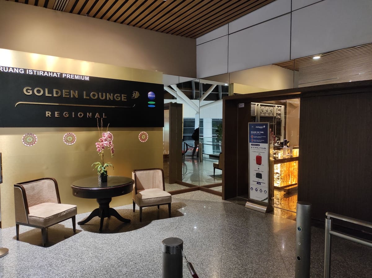 Malaysia Airlines Golden Lounge Kuala Lumpur regional