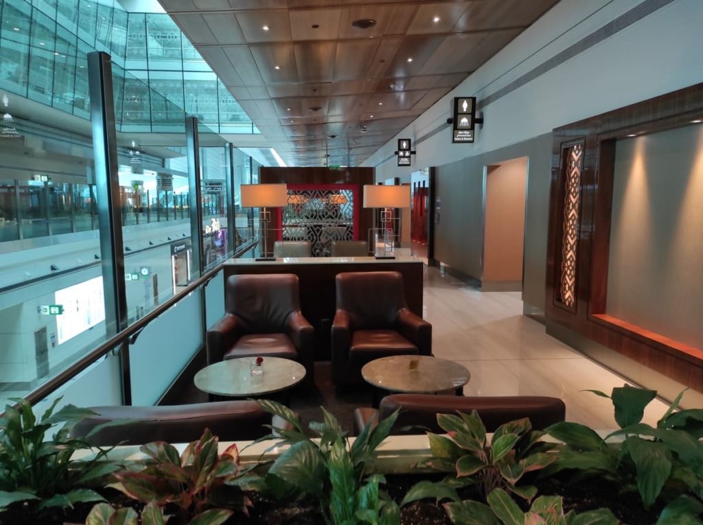 Emirates Business Lounge Dubai Review Alle Infos & Tipps