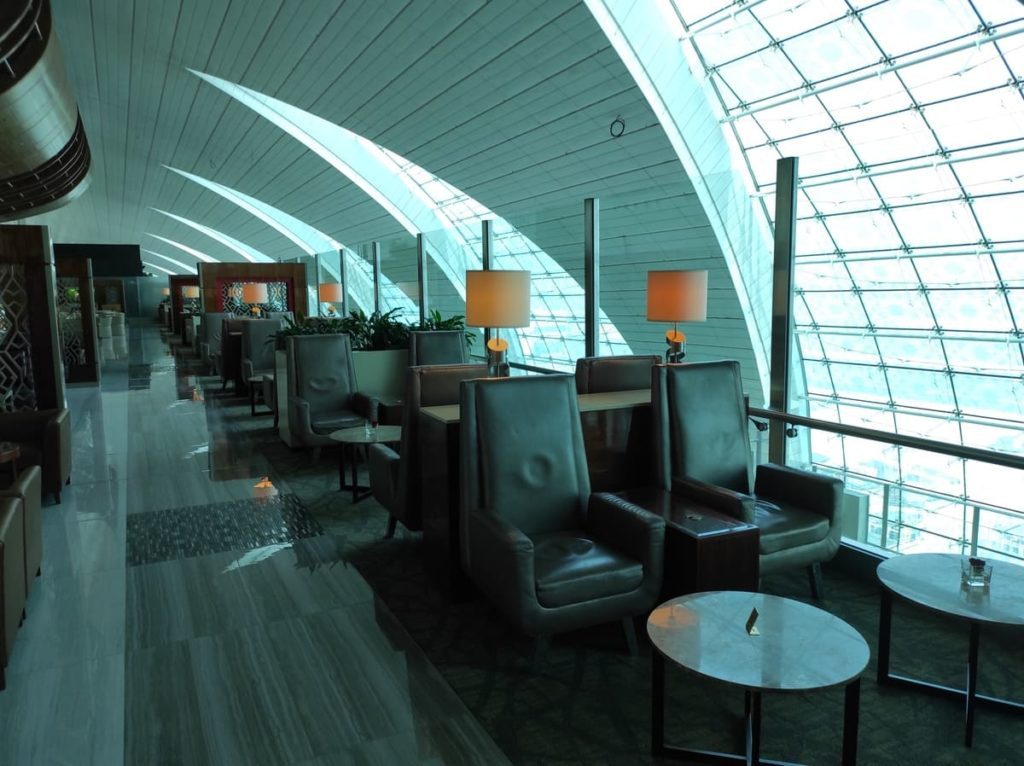 Emirates Business Lounge Dubai Review Alle Infos & Tipps